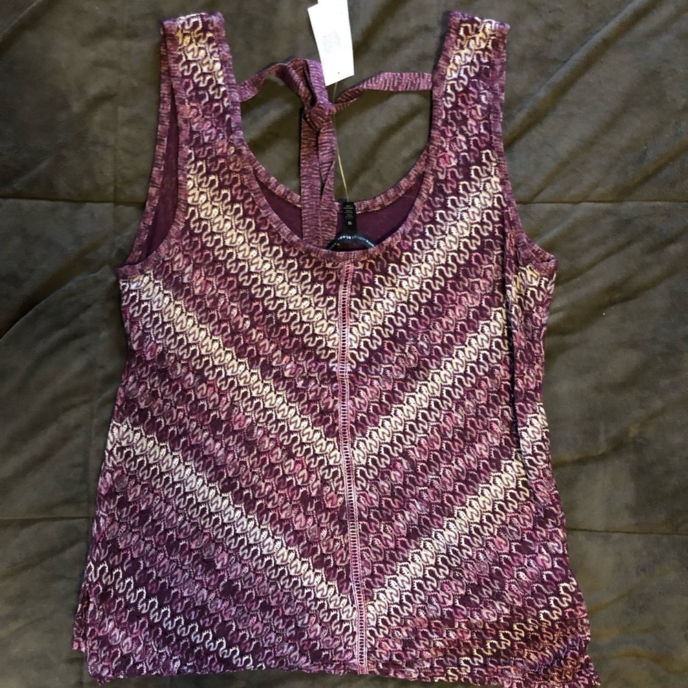 Scoop back top - Picture 2 of 6